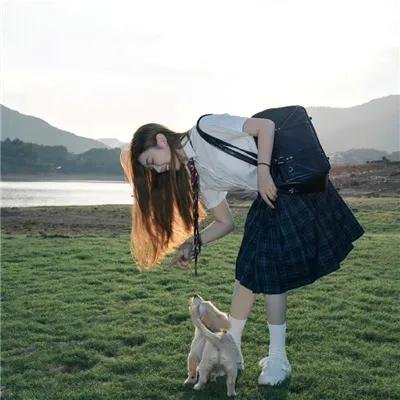 靓妹有难